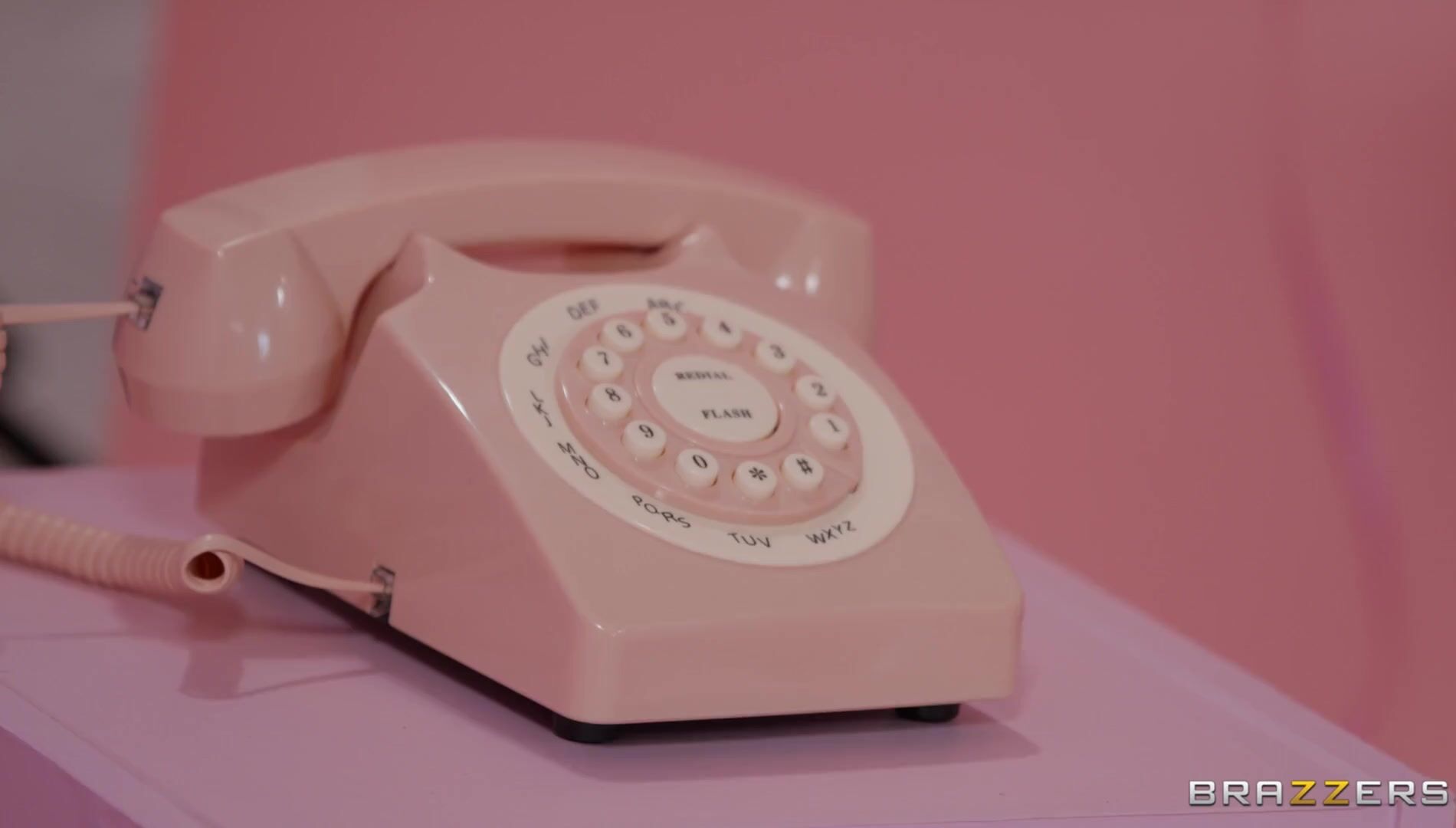 Раздвинула розовую киску и Дэн вошел в половую щель