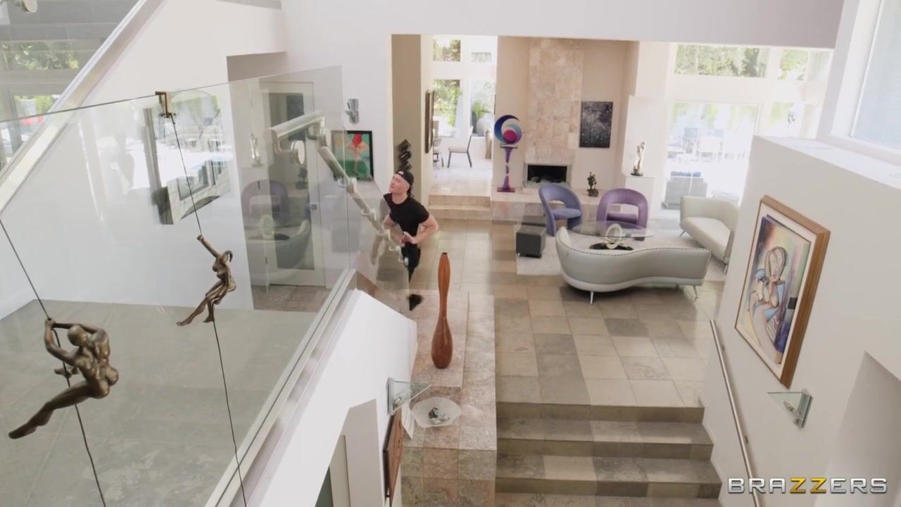 Пара милф и молодой мужчина в групповой оргии в ванной